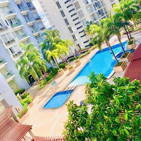 One Palm Tree Villas Condo Across Naia Terminal 3 Manilla Buitenkant foto