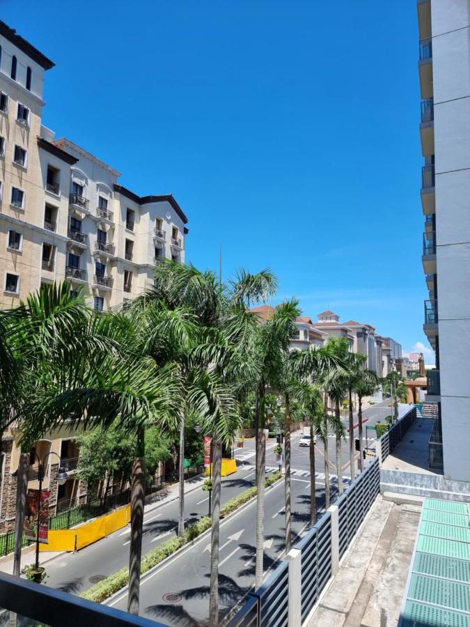 One Palm Tree Villas Condo Across Naia Terminal 3 Manilla Buitenkant foto