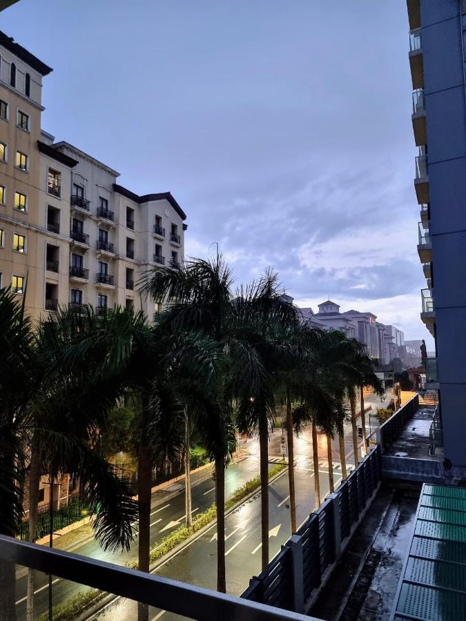 One Palm Tree Villas Condo Across Naia Terminal 3 Manilla Buitenkant foto