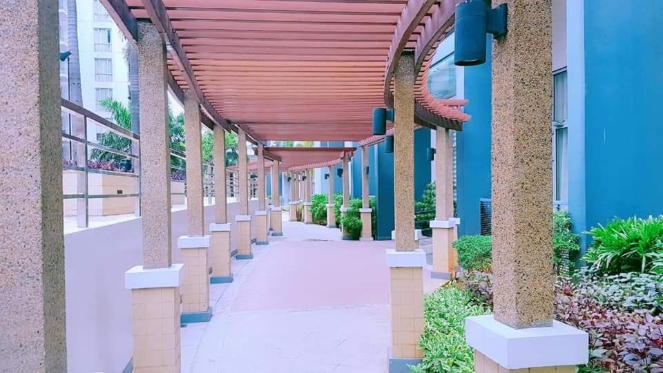 One Palm Tree Villas Condo Across Naia Terminal 3 Manilla Buitenkant foto