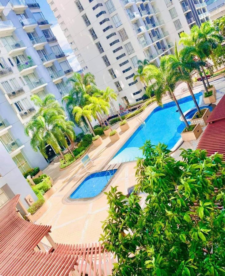 One Palm Tree Villas Condo Across Naia Terminal 3 Manilla Buitenkant foto