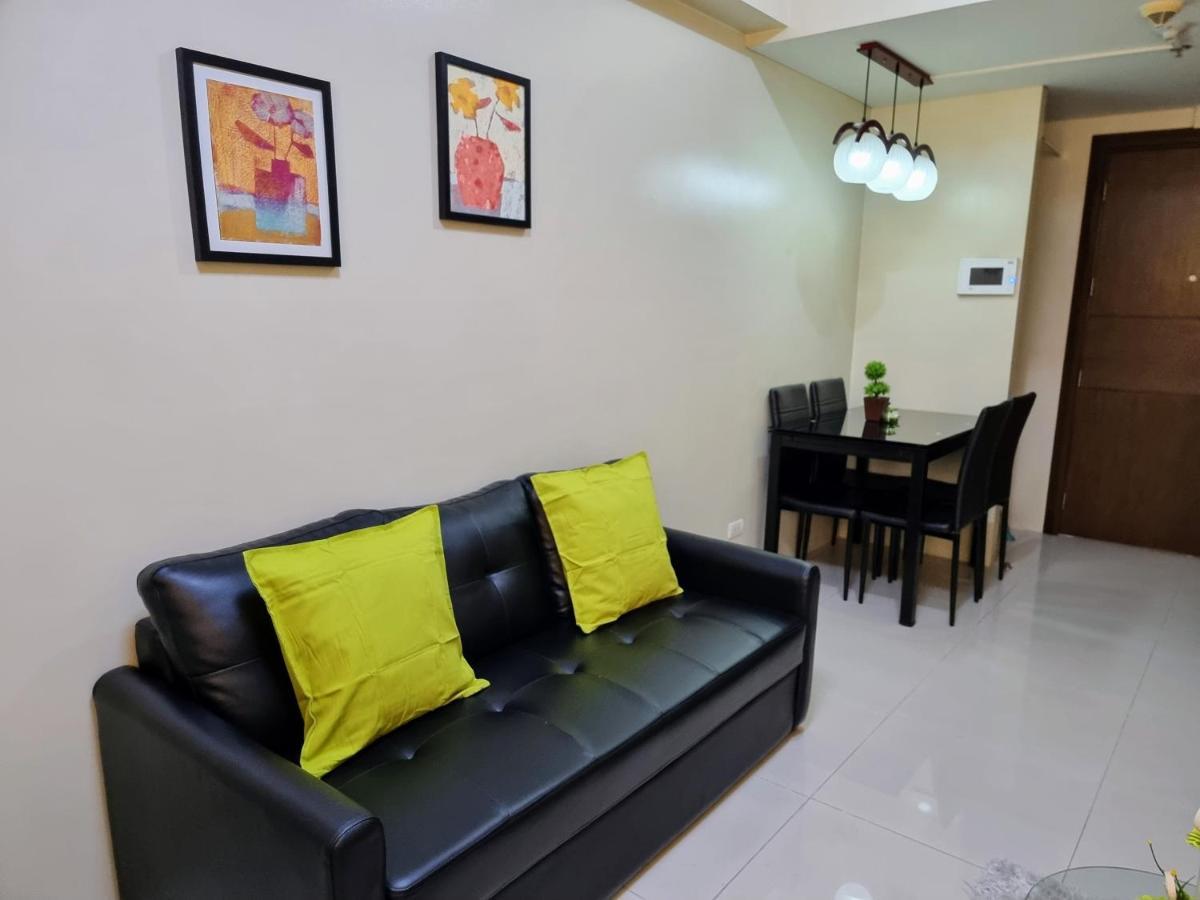 One Palm Tree Villas Condo Across Naia Terminal 3 Manilla Buitenkant foto
