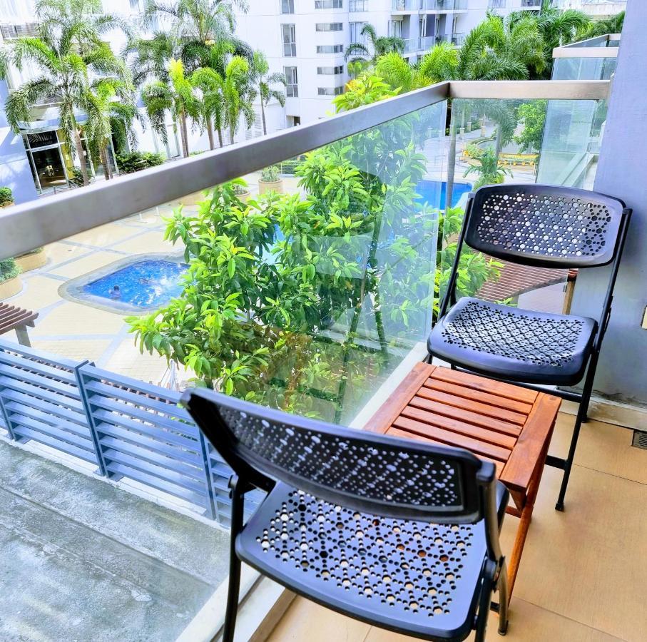 One Palm Tree Villas Condo Across Naia Terminal 3 Manilla Buitenkant foto