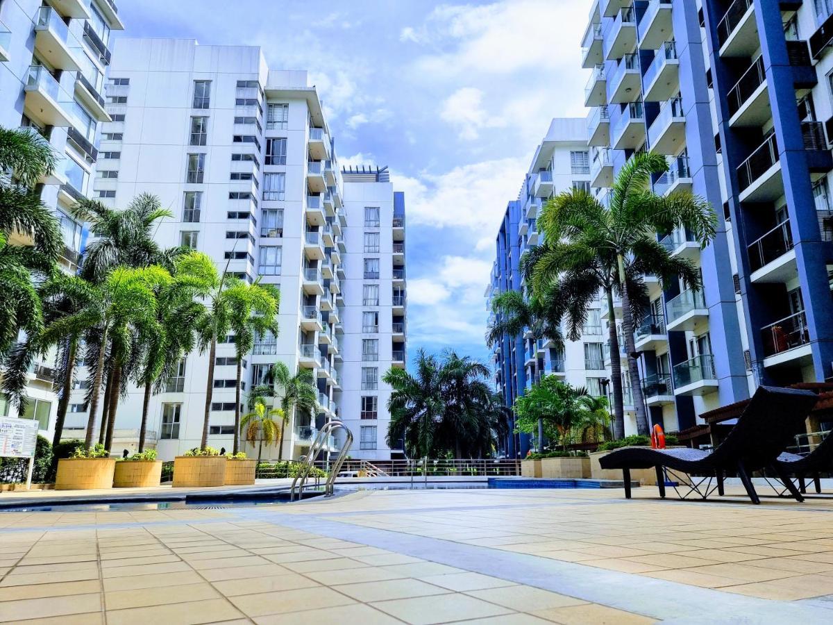 One Palm Tree Villas Condo Across Naia Terminal 3 Manilla Buitenkant foto