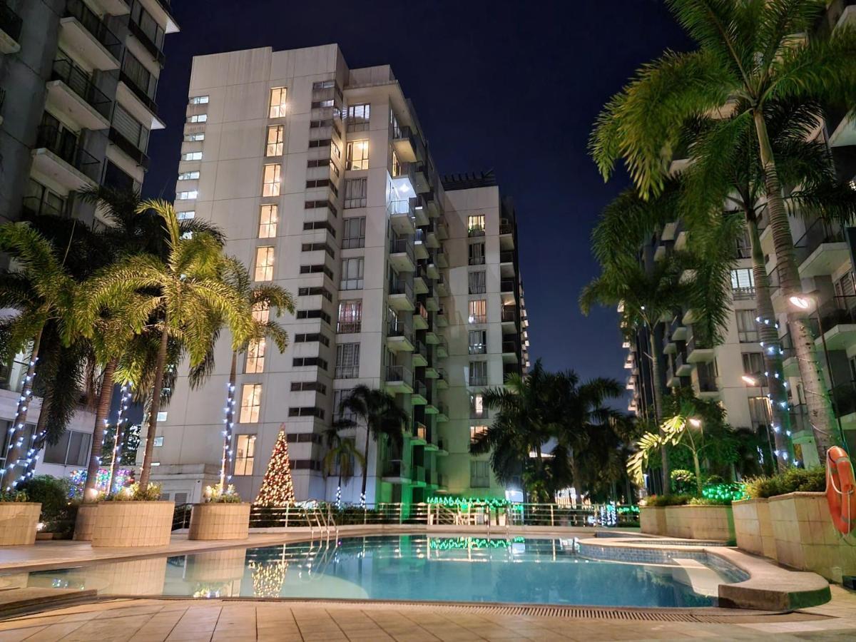 One Palm Tree Villas Condo Across Naia Terminal 3 Manilla Buitenkant foto