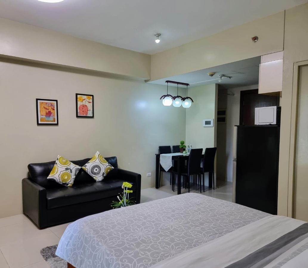 One Palm Tree Villas Condo Across Naia Terminal 3 Manilla Buitenkant foto