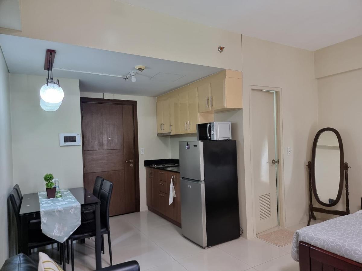 One Palm Tree Villas Condo Across Naia Terminal 3 Manilla Buitenkant foto