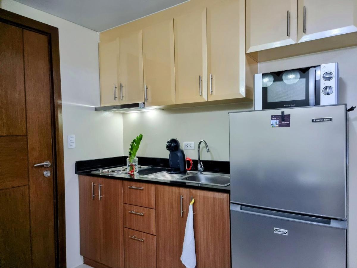 One Palm Tree Villas Condo Across Naia Terminal 3 Manilla Buitenkant foto