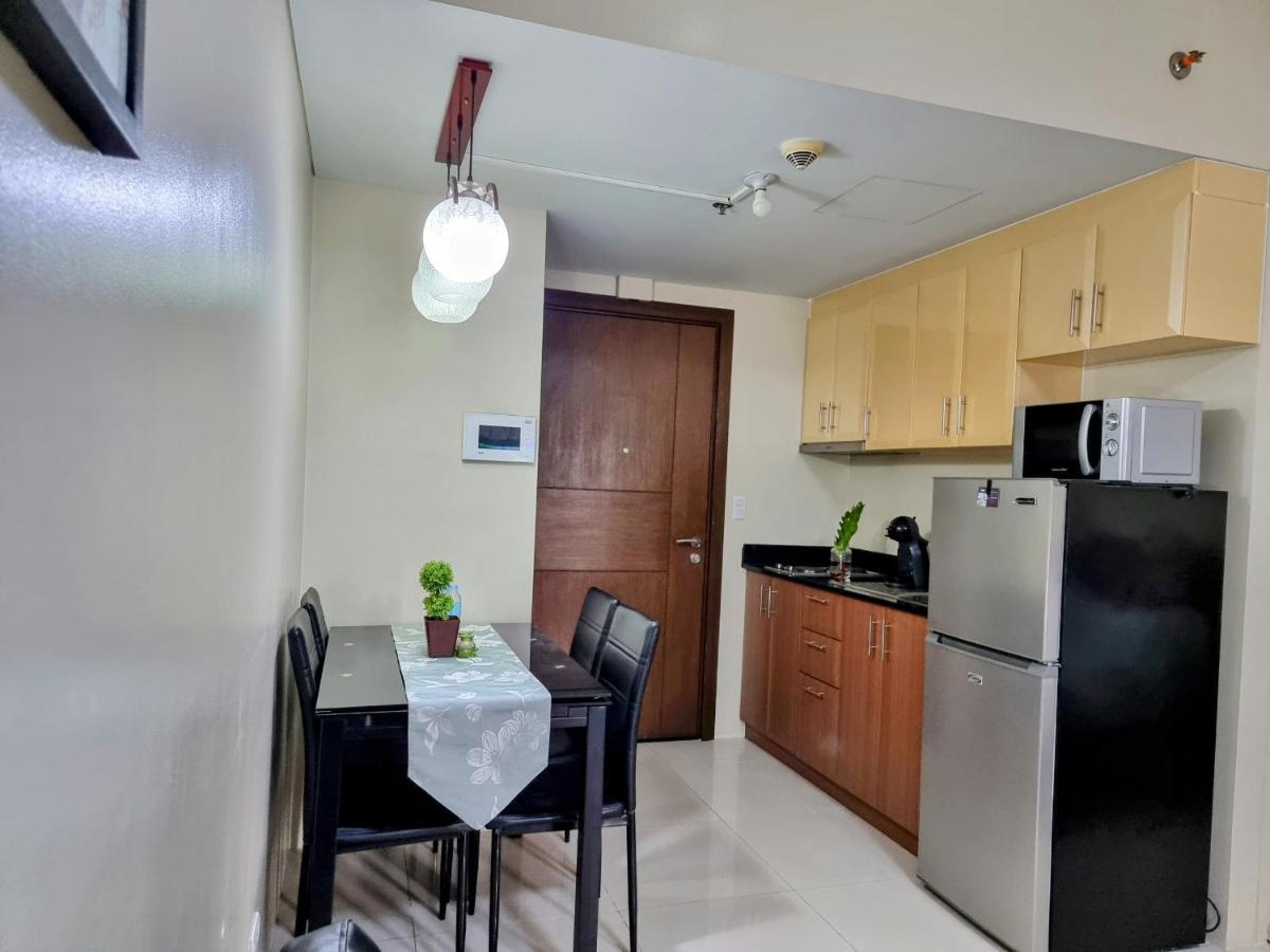 One Palm Tree Villas Condo Across Naia Terminal 3 Manilla Buitenkant foto