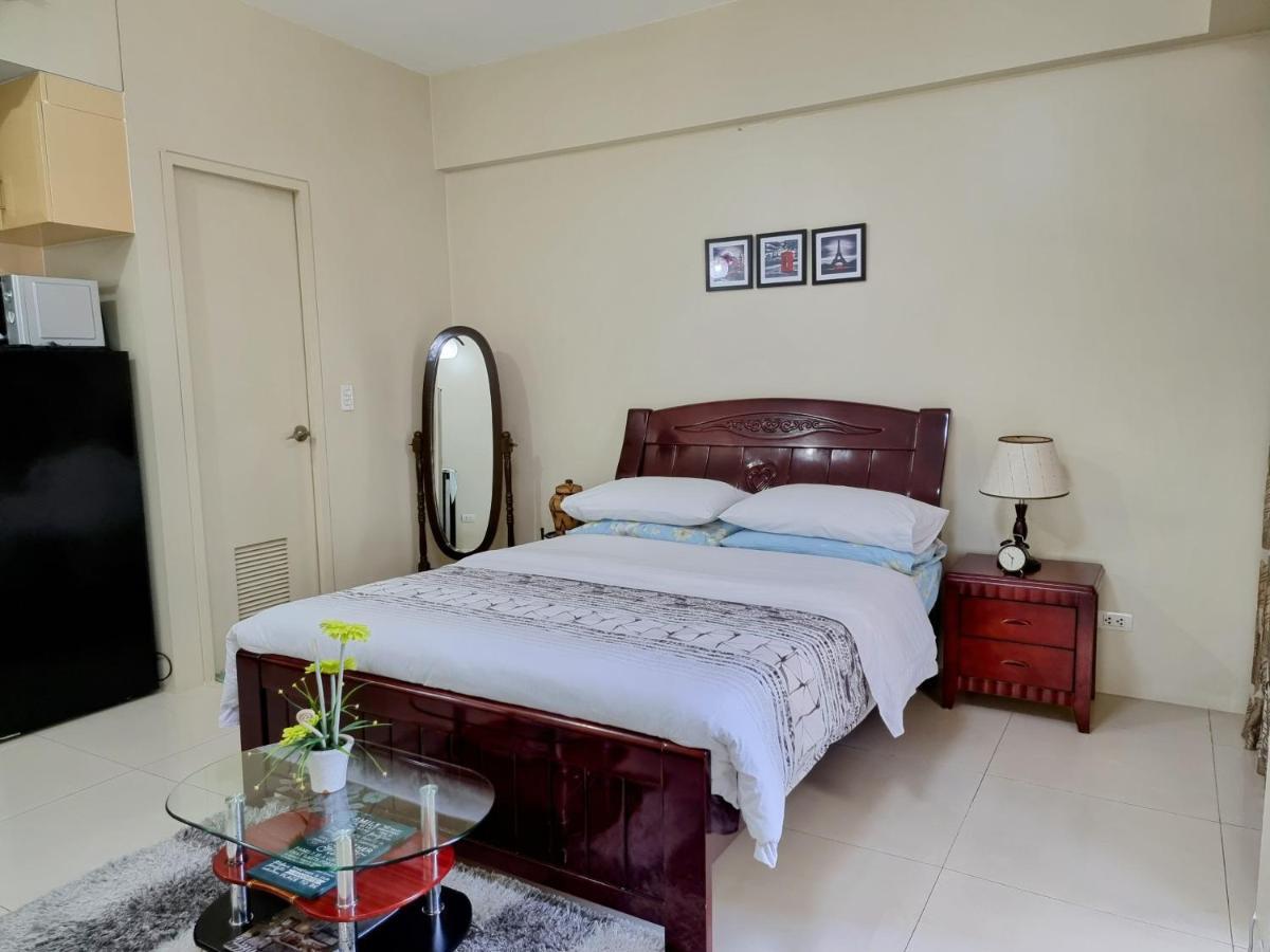 One Palm Tree Villas Condo Across Naia Terminal 3 Manilla Buitenkant foto