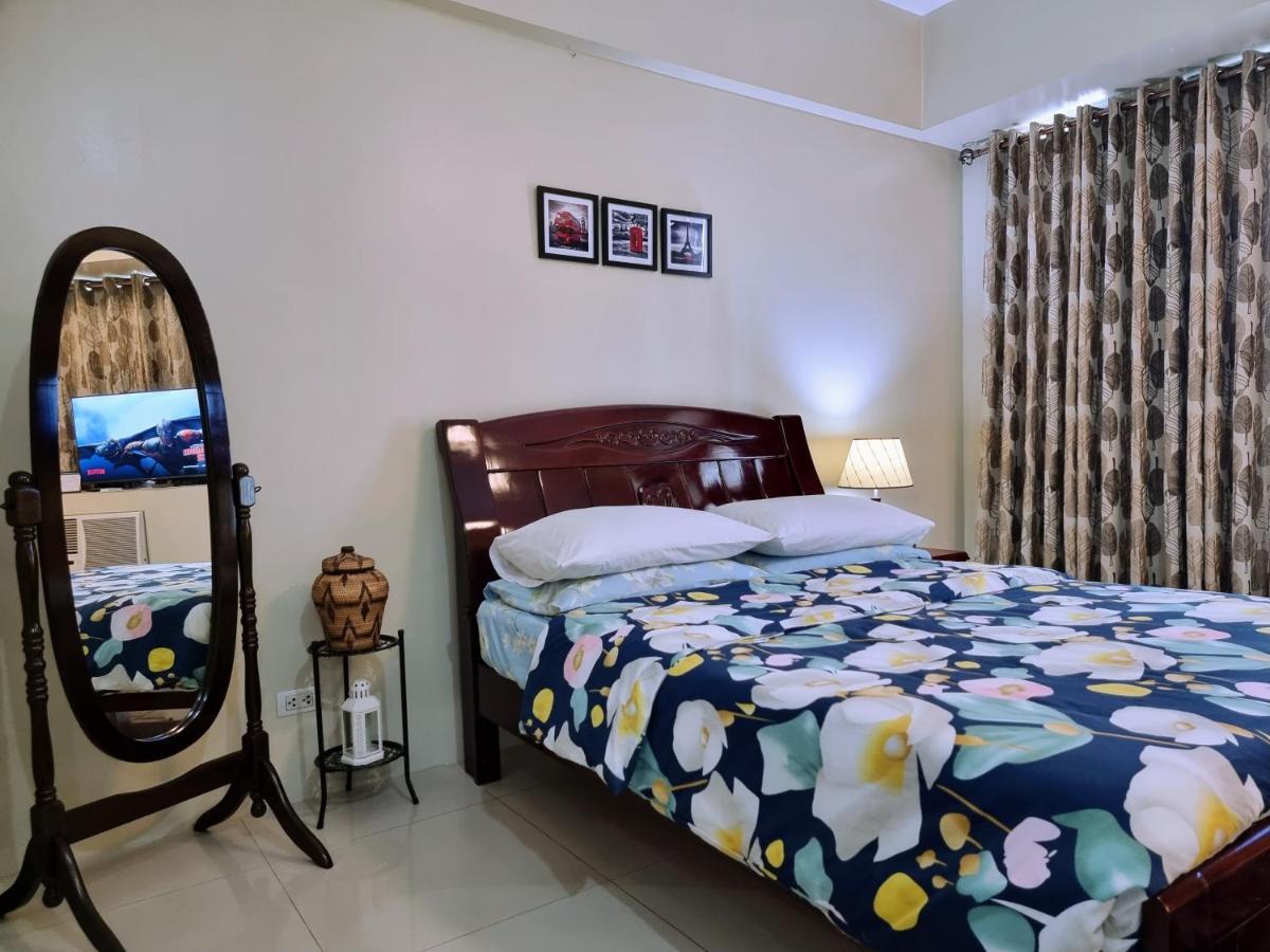 One Palm Tree Villas Condo Across Naia Terminal 3 Manilla Buitenkant foto