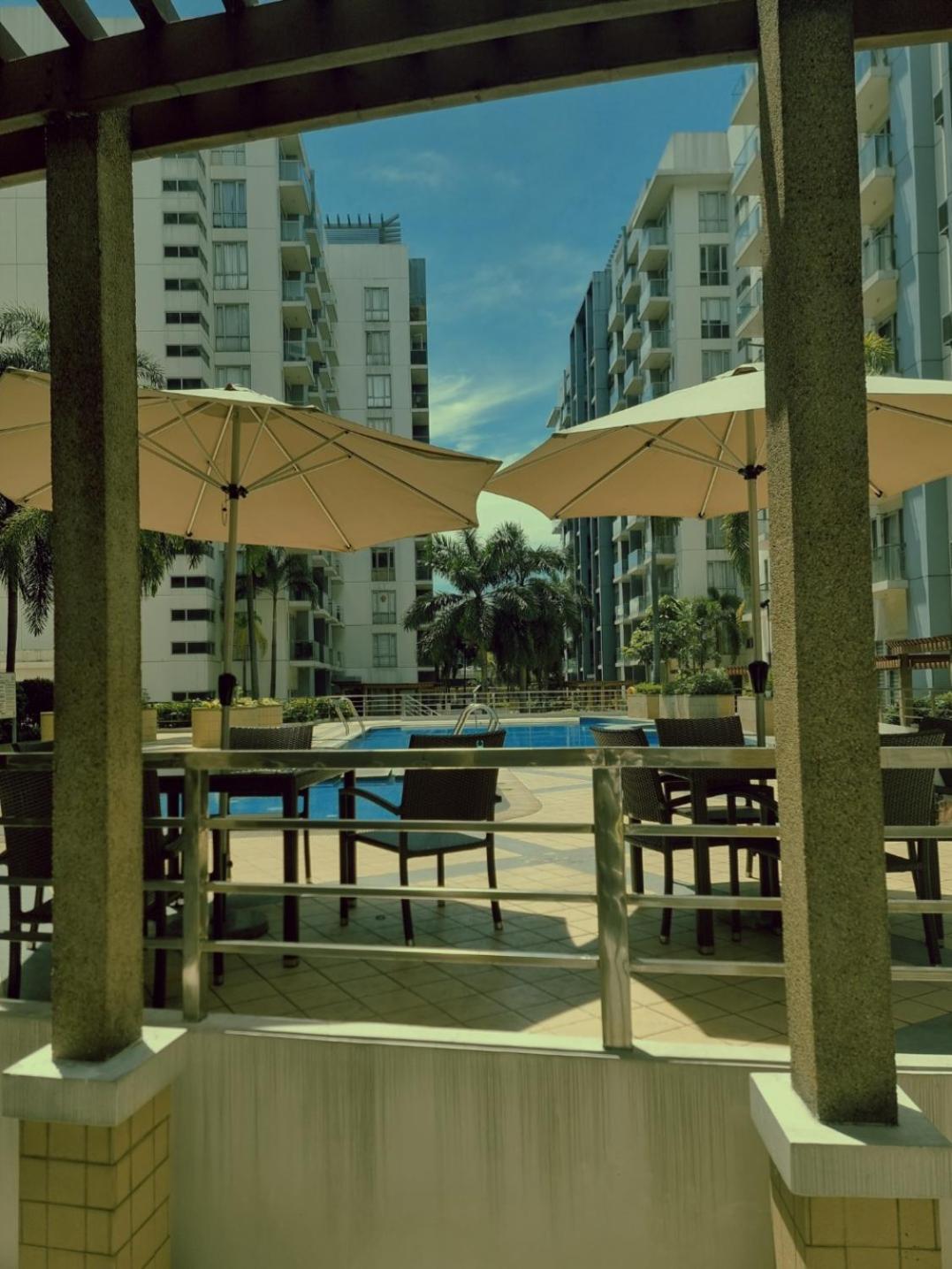 One Palm Tree Villas Condo Across Naia Terminal 3 Manilla Buitenkant foto