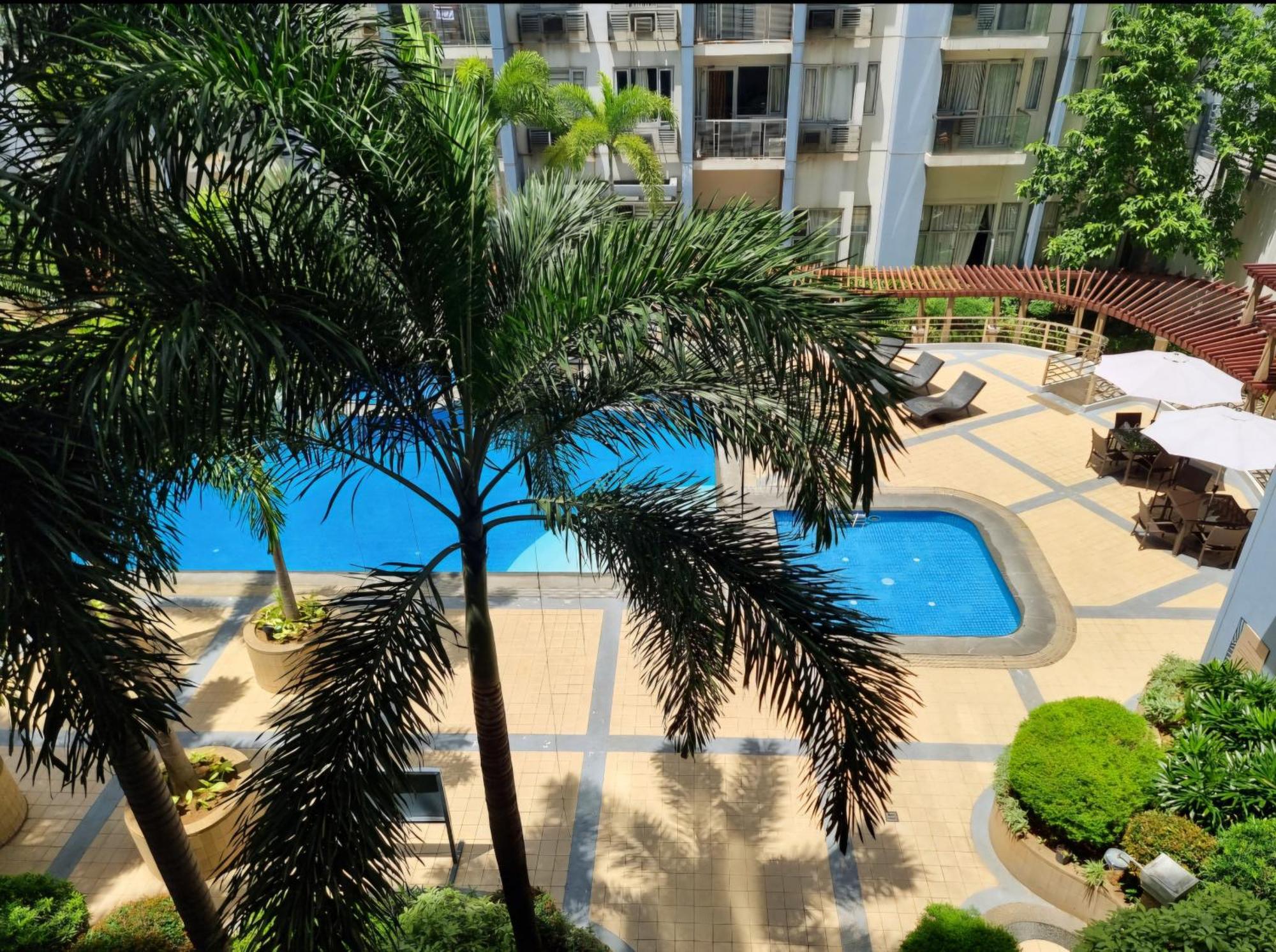 One Palm Tree Villas Condo Across Naia Terminal 3 Manilla Buitenkant foto